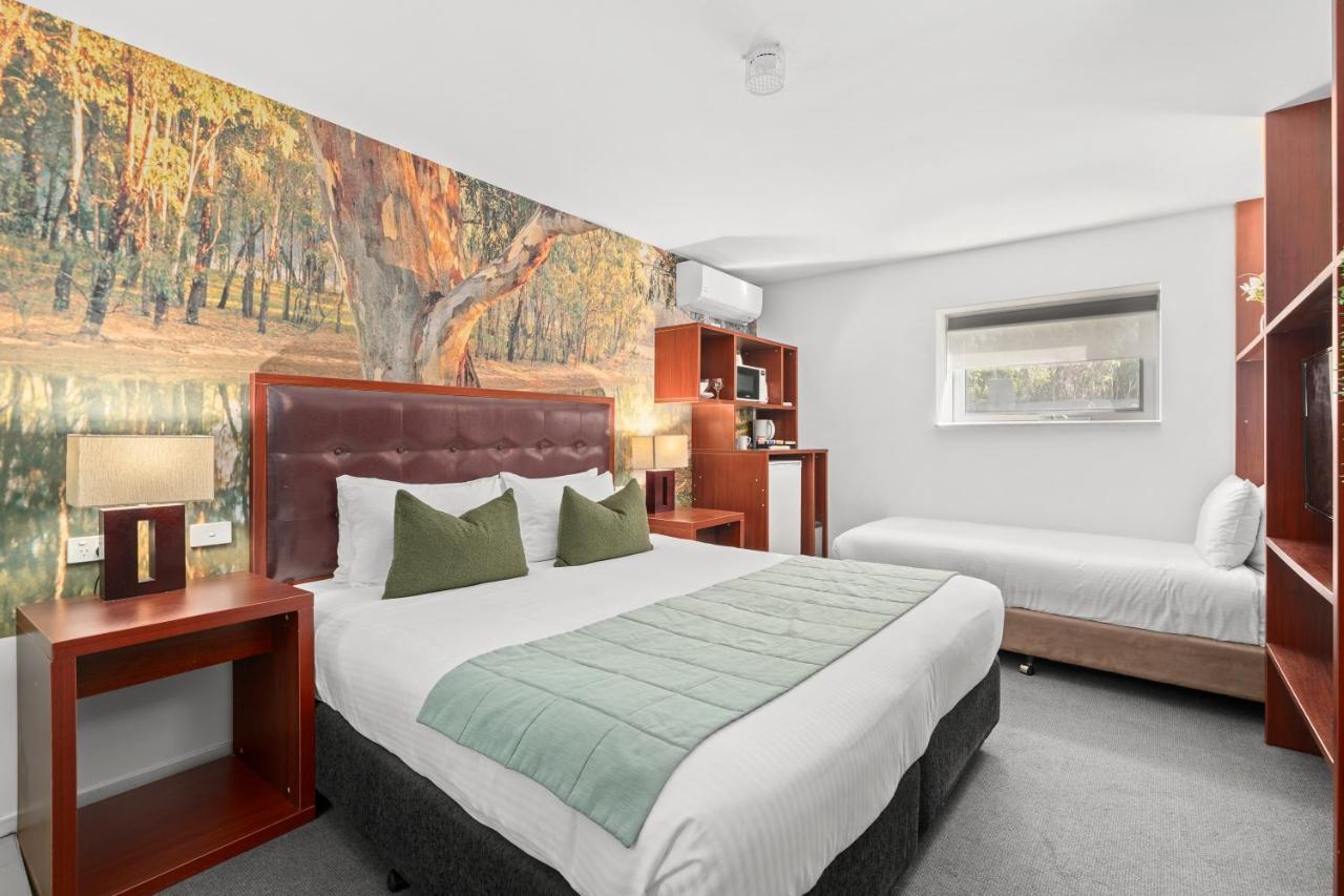 Grand Hotel And Studios Wyong Luaran gambar