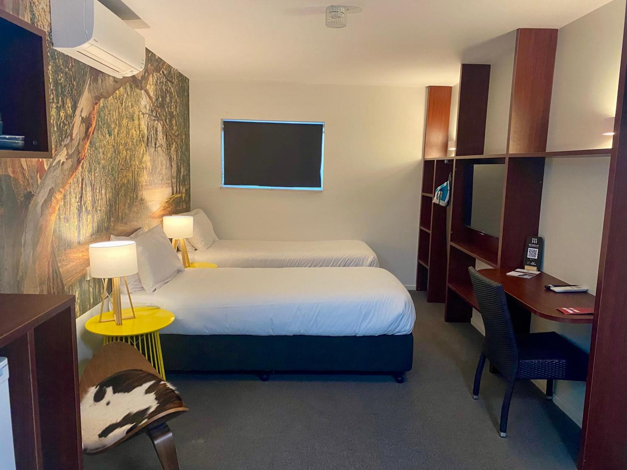 Grand Hotel And Studios Wyong Luaran gambar