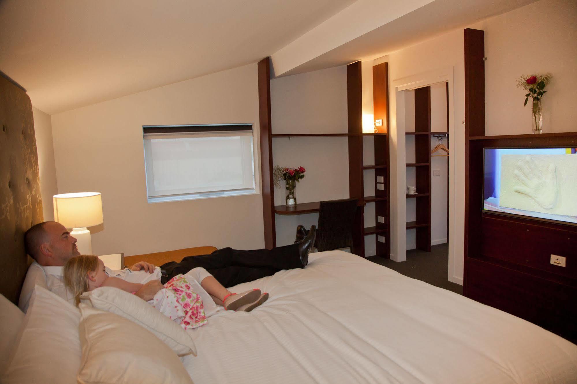 Grand Hotel And Studios Wyong Luaran gambar